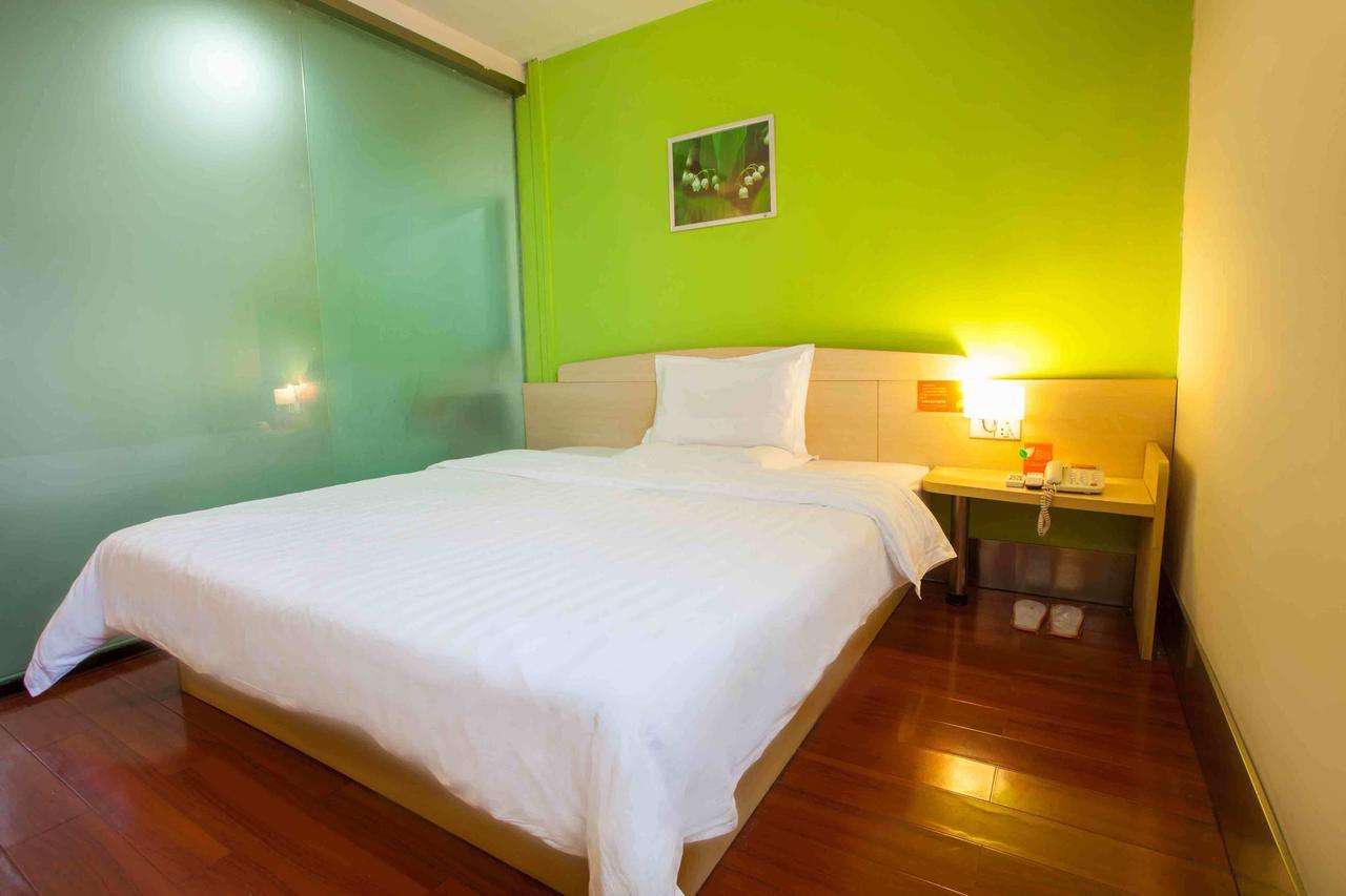 7 Days Inn Yangjiang Xinyue International Studio Zimmer foto
