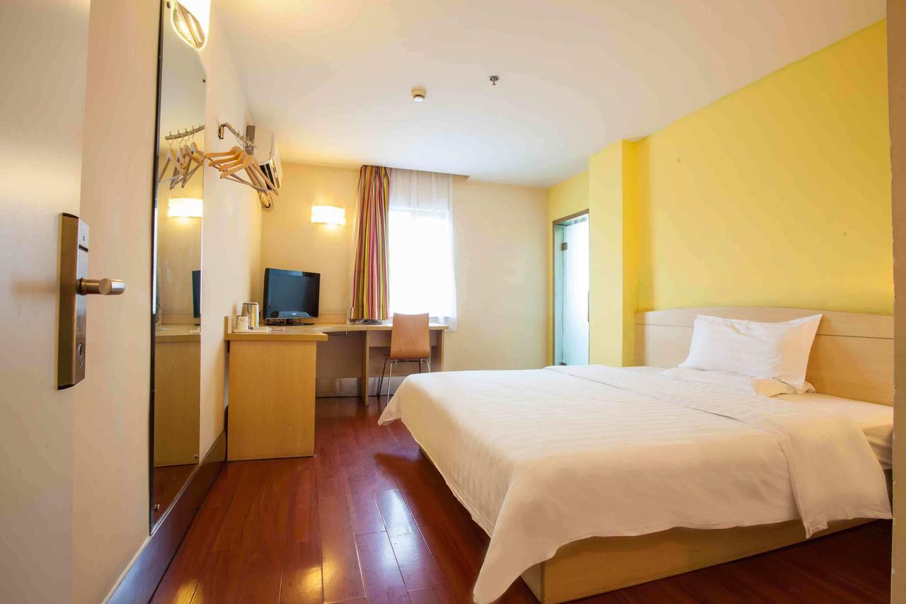 7 Days Inn Yangjiang Xinyue International Studio Zimmer foto