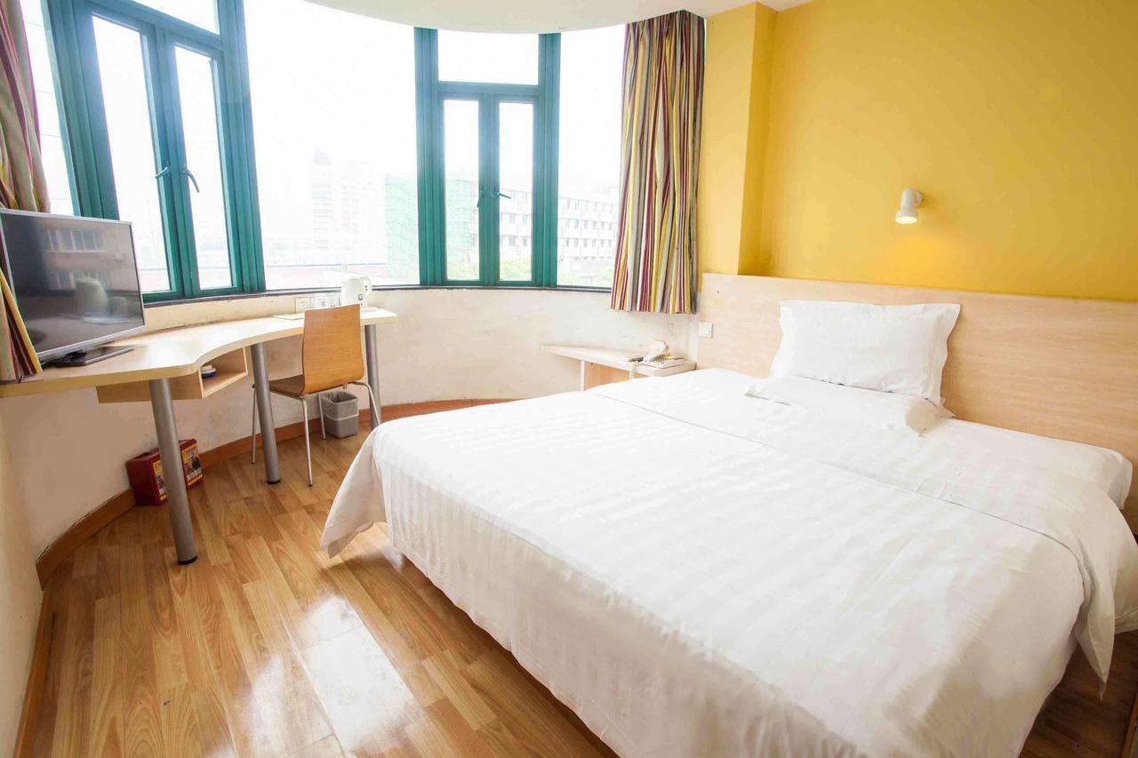 7 Days Inn Yangjiang Xinyue International Studio Zimmer foto